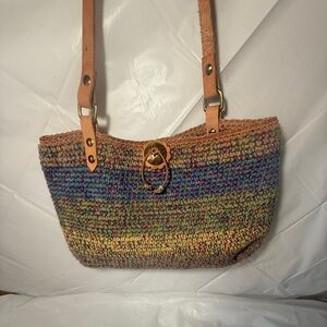 Todot crochet bag with leather straps.